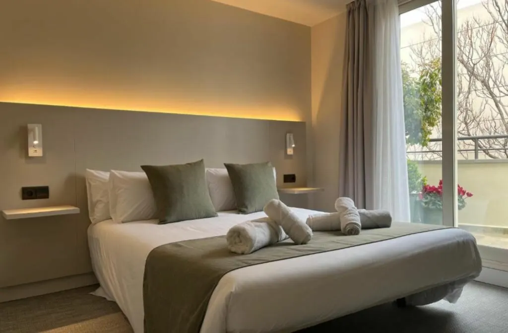 The 9 Best Hotels In Zaragoza: A Heavenly Stay Awaits You! 33 AZ Hotel San Valero - Best Hotels In Zaragoza