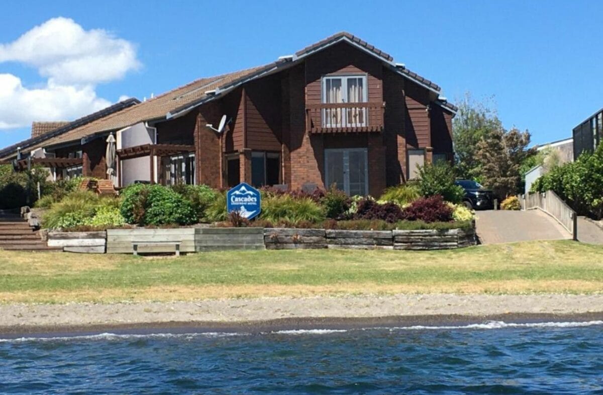 Cascades Lakefront Motel - Best Hotels In Taupo