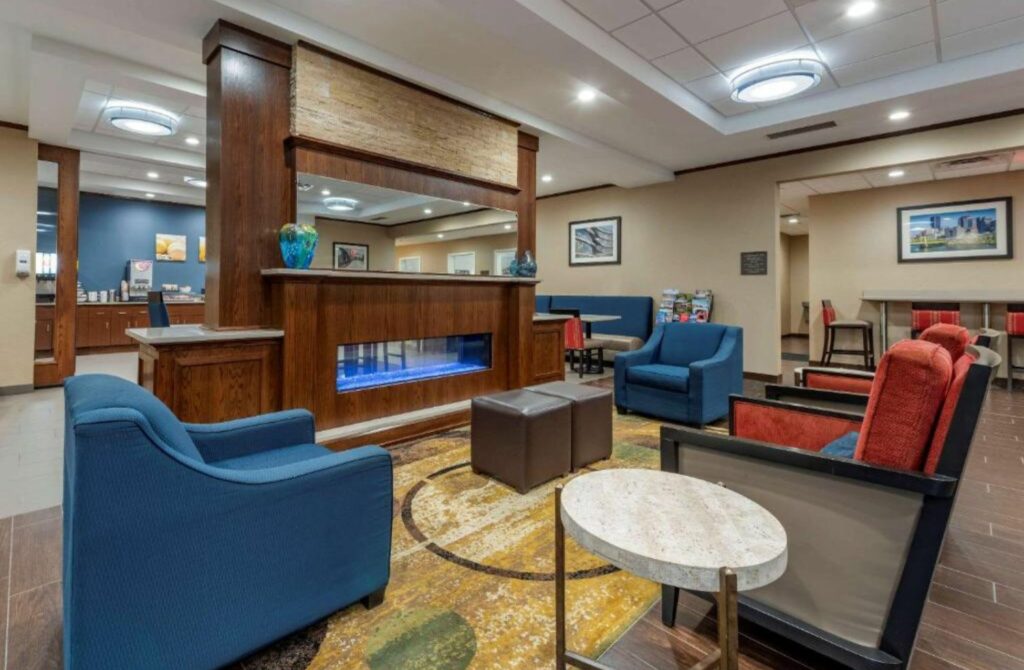 Comfort Inn & Suites - Best Hotels In Pittsburgh