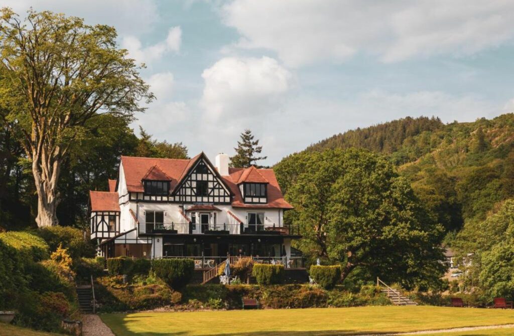 Craig-y-Dderwen Riverside Hotel - Best Hotels In Snowdonia