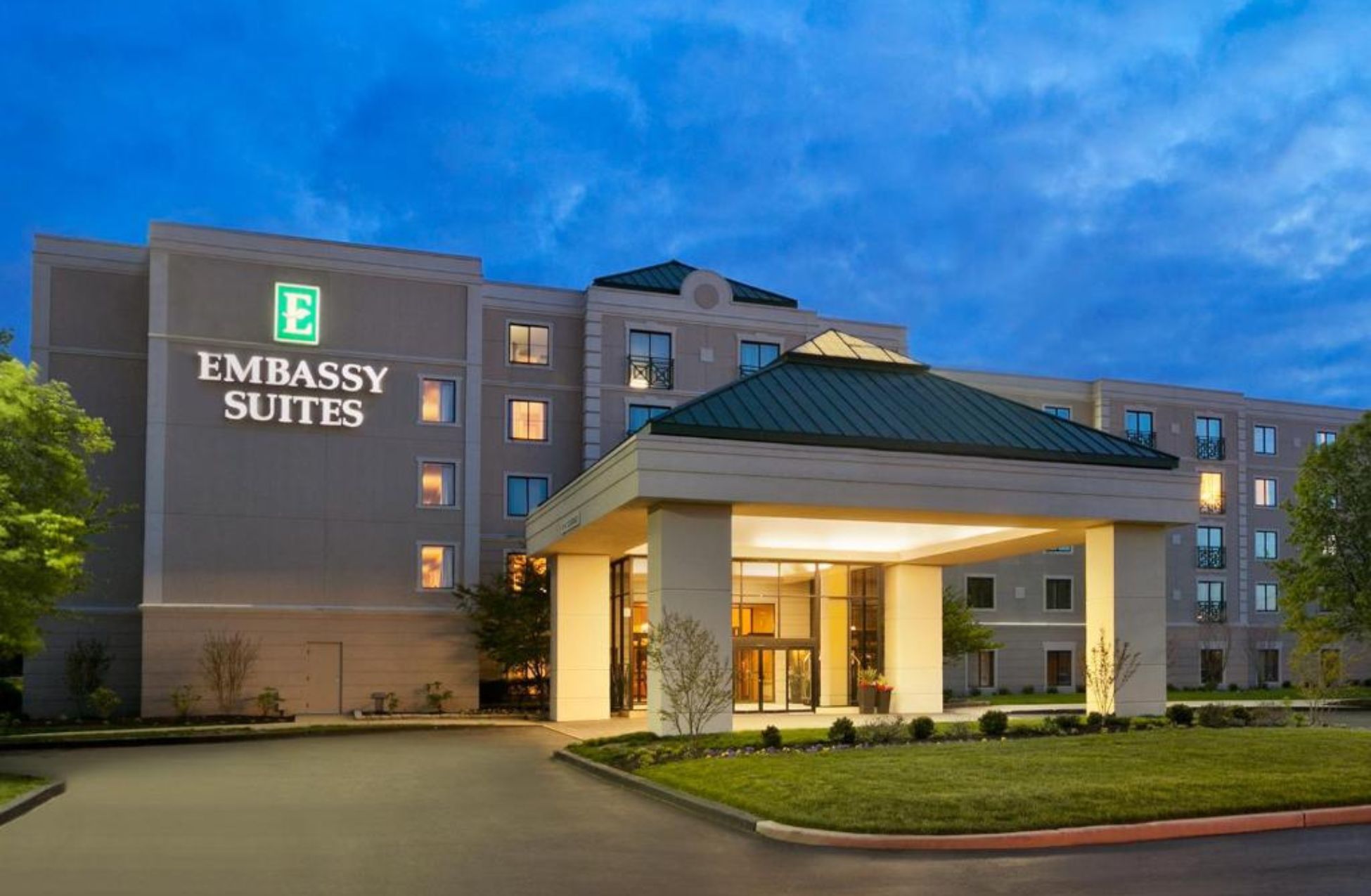 Embassy Suites By Hilton Philadelphia Airport - Best Hotels In Philadelphia