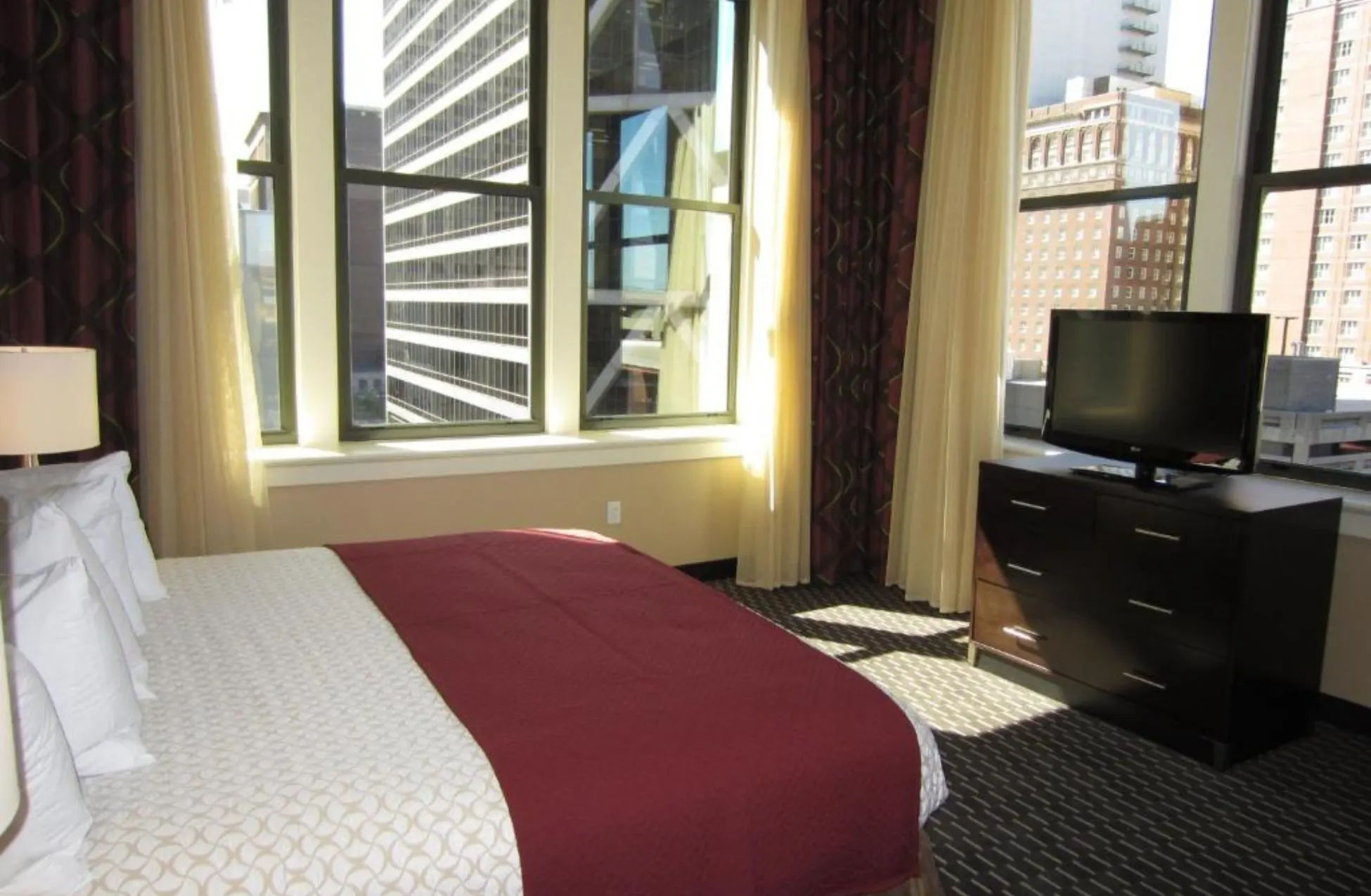 Embassy Suites By Hilton St. Louis Downtown - Best Hotels In St. Louis