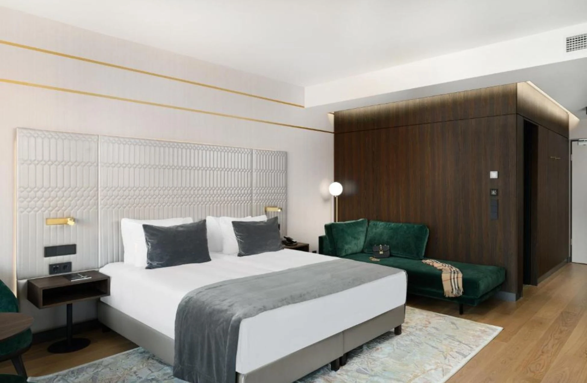 Emerald Downtown Luxury Suites With Hotel Services - Best Hotels In Budapest