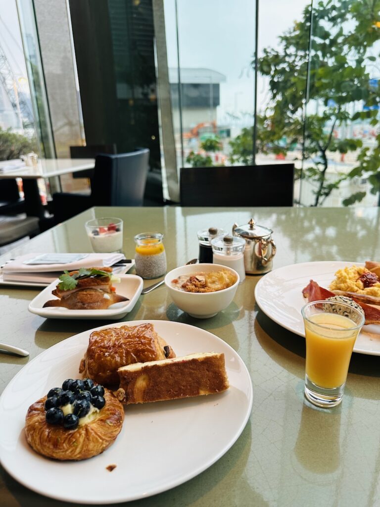 Grand Hyatt Hong Kong review - breakfast buffet