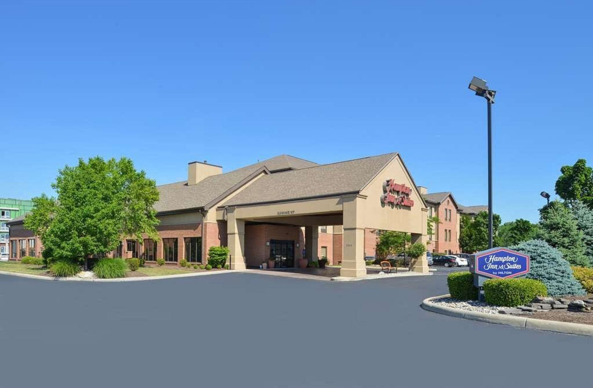 Hampton Inn & Suites Toledo-North - Luxury Hotels In Toledo