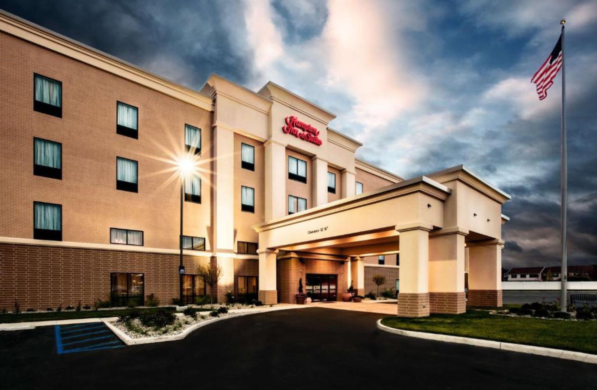 Hampton Inn & Suites Toledo/Westgate - Luxury Hotels In Toledo