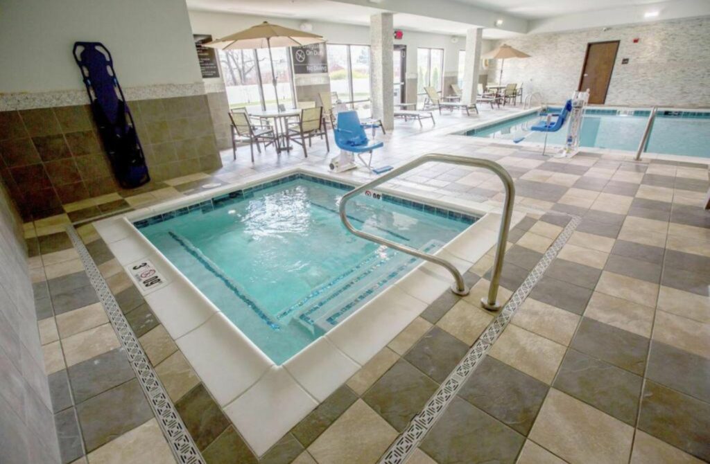 Hampton Inn & Suites Toledo/Westgate - Luxury Hotels In Toledo