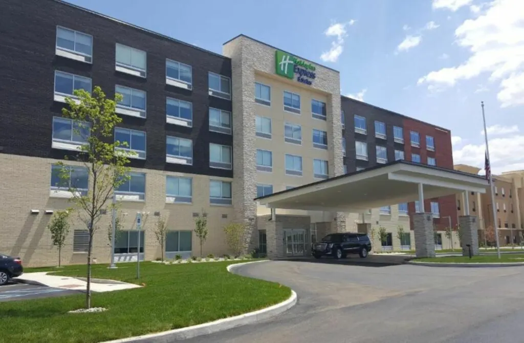 Holiday Inn Express & Suites Toledo West - Luxury Hotels In Toledo