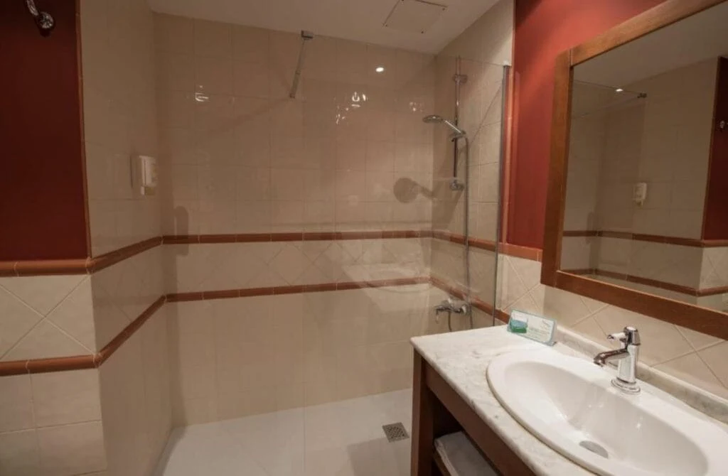 The 9 Best Hotels In Zaragoza: A Heavenly Stay Awaits You! 38 Hotel Oriente Zaragoza - Best Hotels In Zaragoza