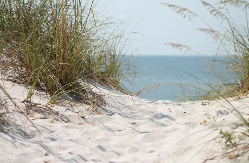 How To Protect Your Stuff While Visiting The Beach Alone!