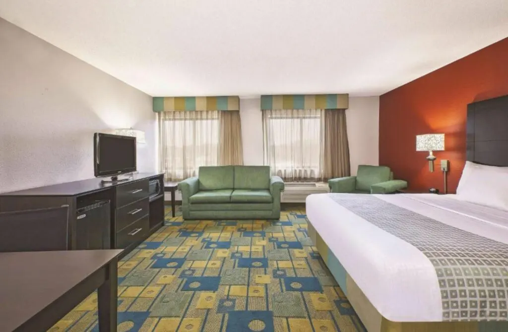 La Quinta Inn by Wyndham Toledo Perrysburg - Luxury Hotels In Toledo