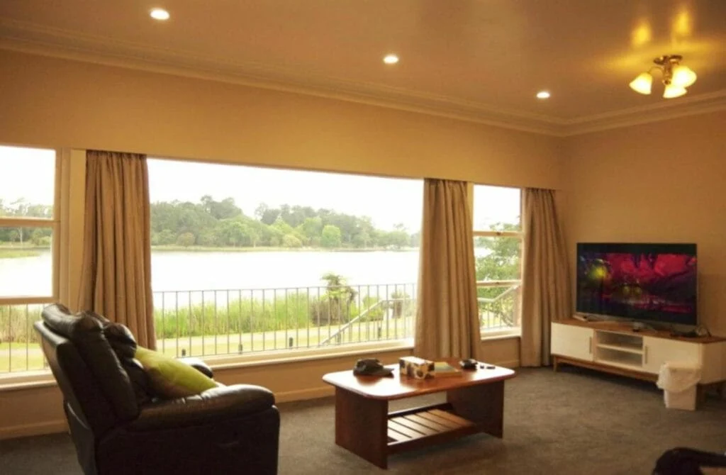 Lake Domain Holiday House - Best Hotels In Hamilton