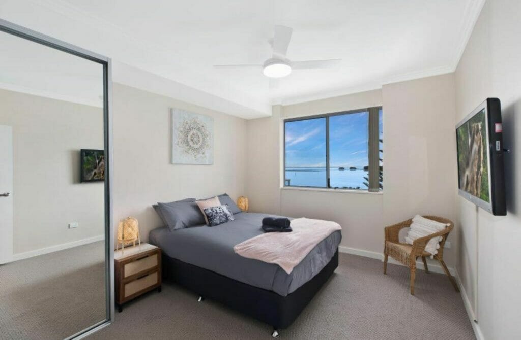Lakeside Waterfront Apartment - Best Hotels In Central Coast