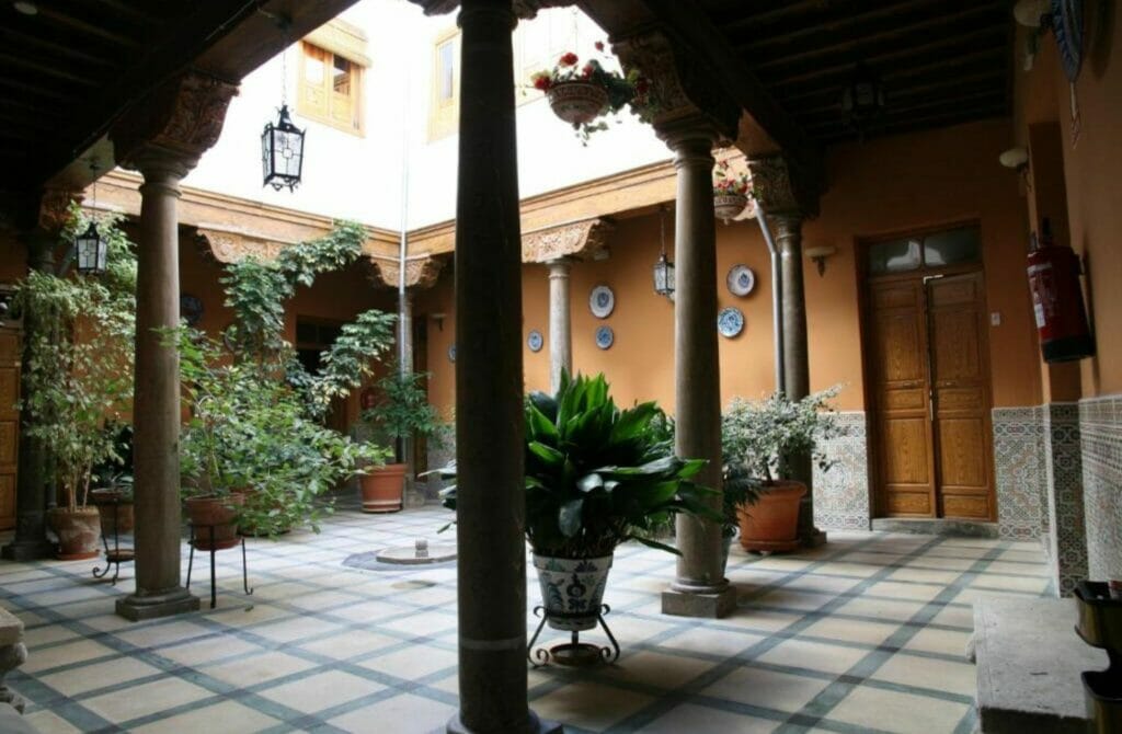 Pensión San Joaquín - Best Hotels In Granada Spain
