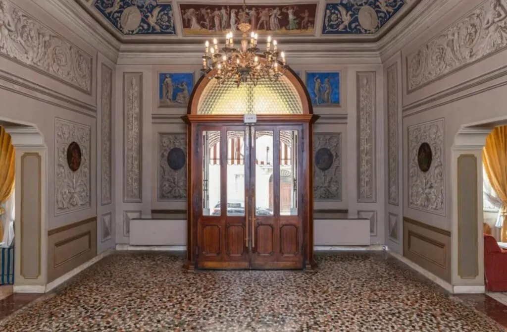 Phi Hotel Canalgrande - Best Hotels In Modena