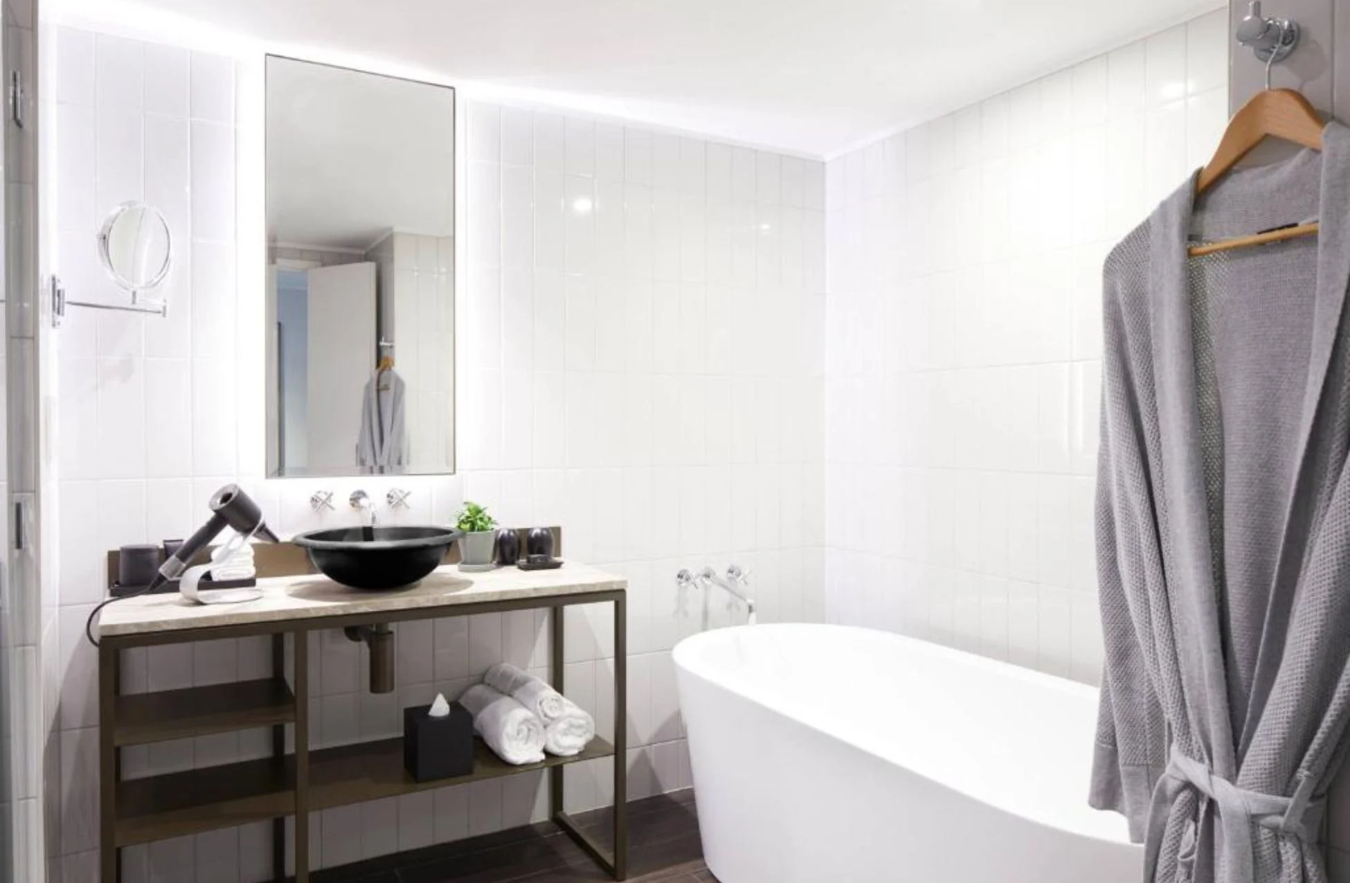 The 22 Best Hotels In Sydney: Top Must-Stay Destinations For Exciting Escapes! 34 Pier One Sydney Harbour - Best Hotels In Sydney