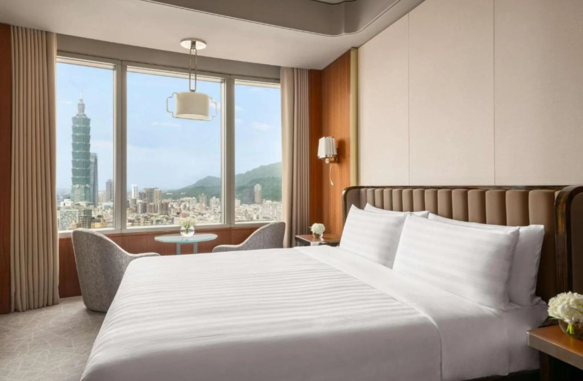 The 14 Best Hotels In Taipei: Top Spots For An Unforgettable Stay 41 Shangri-La Far Eastern Plaza - Best Hotels In Taipei