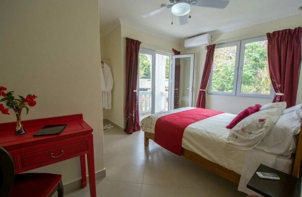 Taboga Palace Art Hotel - Best Hotels In Panama