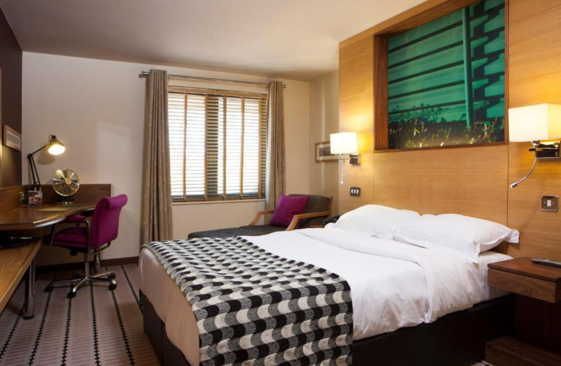 The Lodge - Best Hotels In Bristol