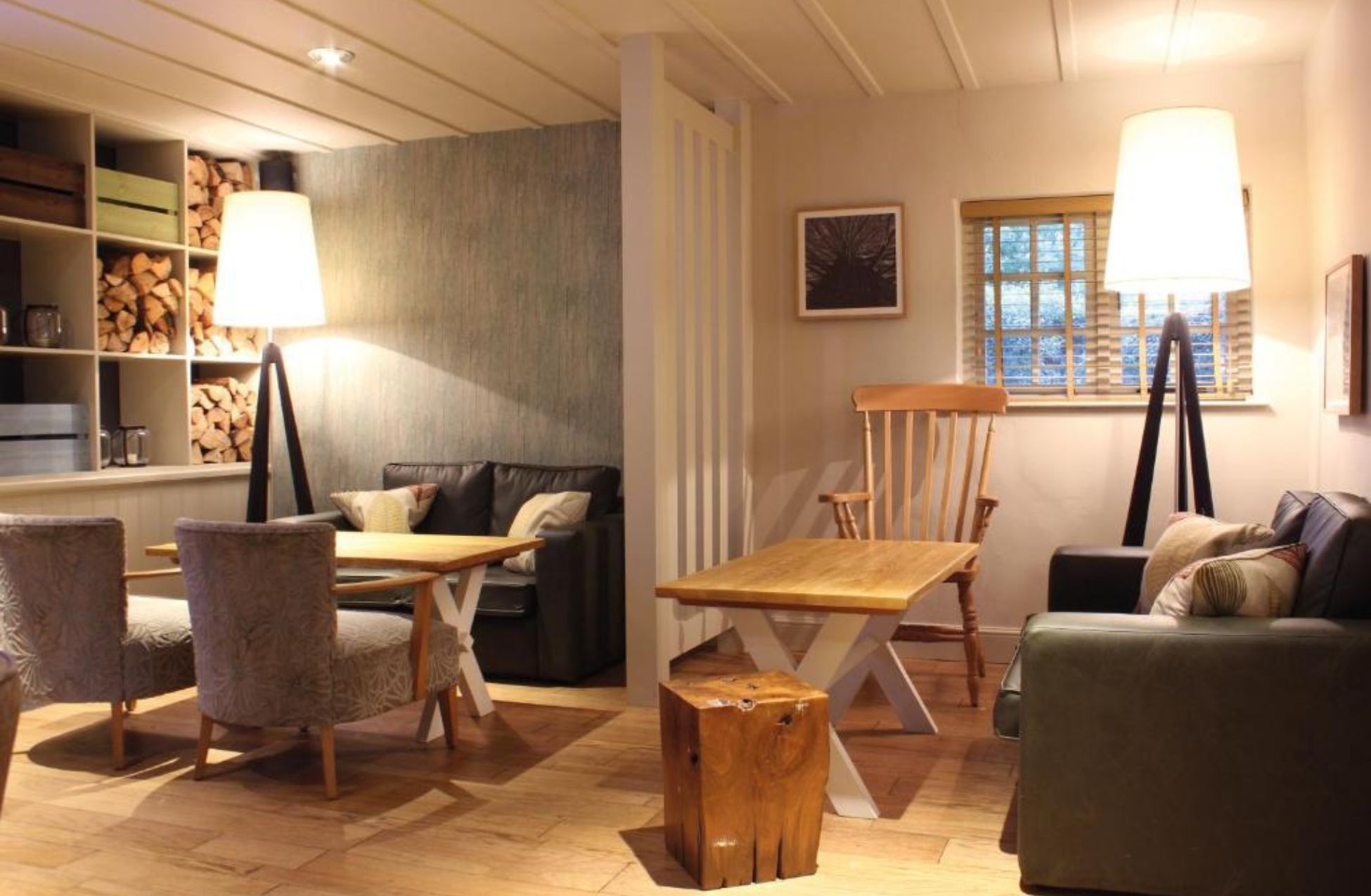 The Lodge - Best Hotels In Bristol