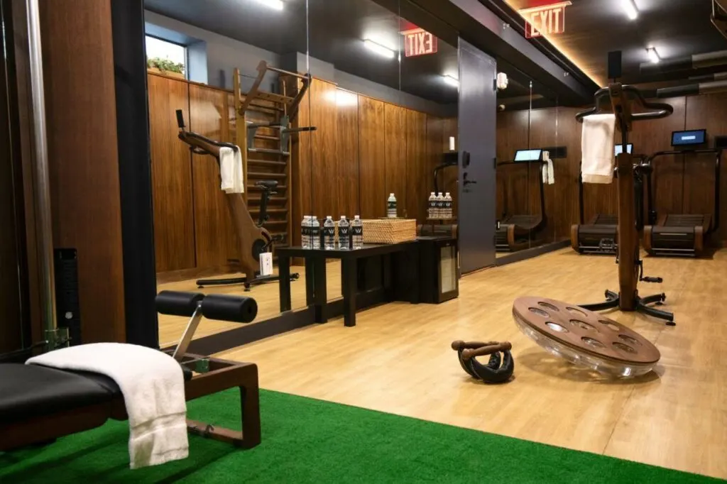 Walker Hotel Tribeca Review: Affordable Luxury At The Center Of It All!