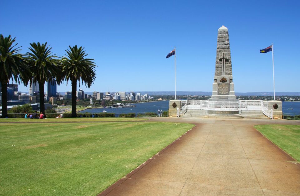 The 6 Best Australia Tours For Adventures That Are Achievable & Affordable